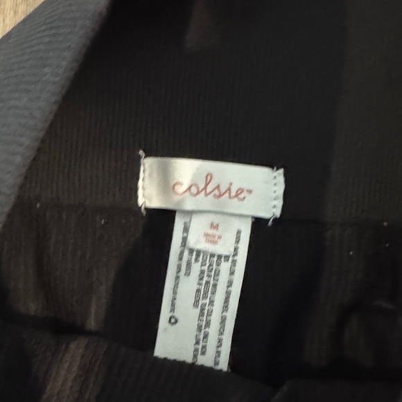 NWOT! Colsie Black Ribbed Leggings - Picture 2 of 3